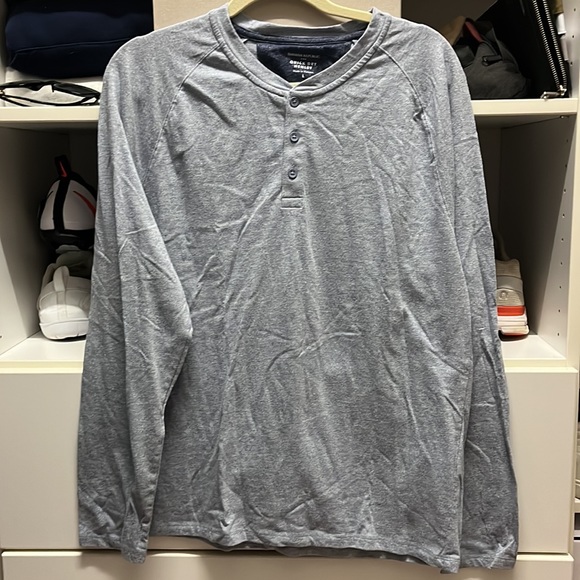 Banana Republic Quick Dry Henley. Size large. Blue/grey - Picture 3 of 3